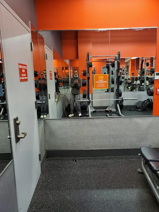 Blink Fitness Crown Heights Picture 8