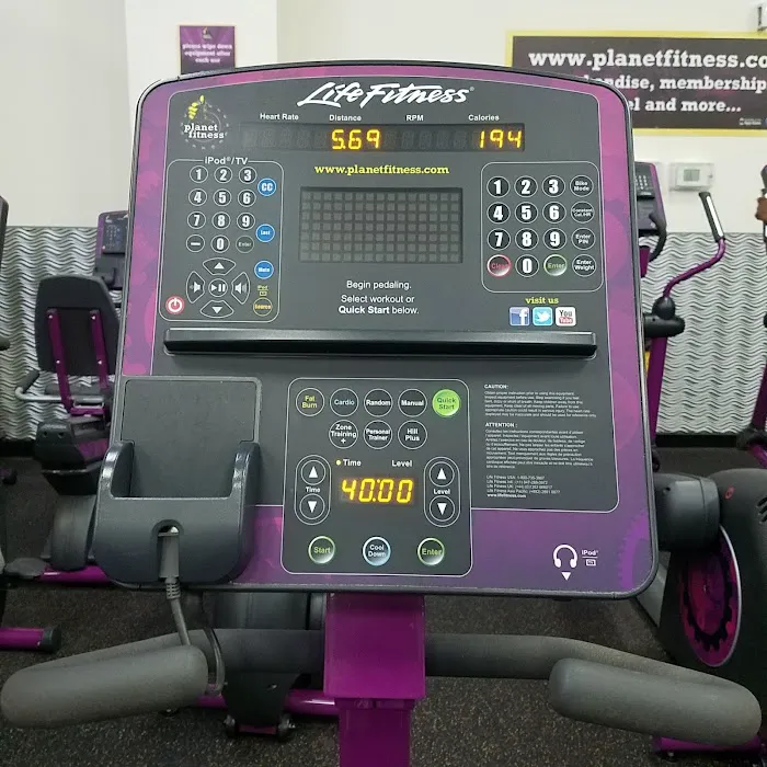 Planet Fitness Picture 6