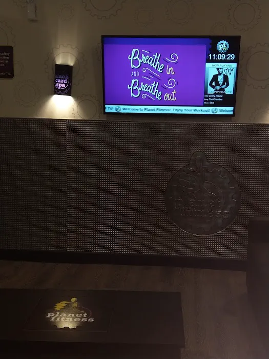 Planet Fitness Picture 9