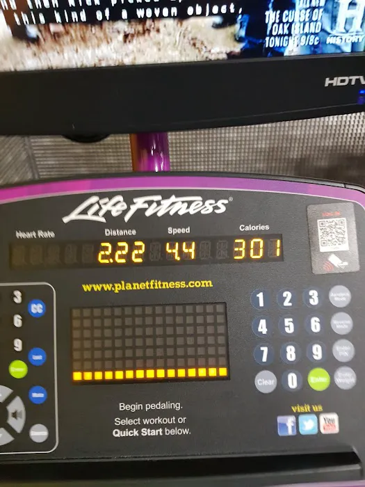 Planet Fitness Picture 7