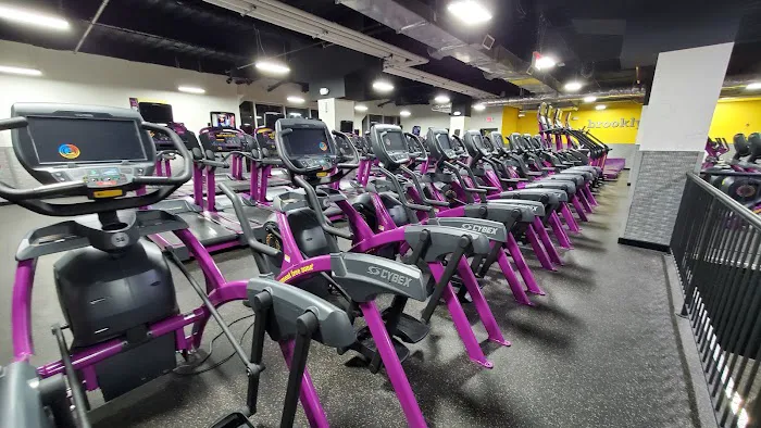 Planet Fitness Picture 6