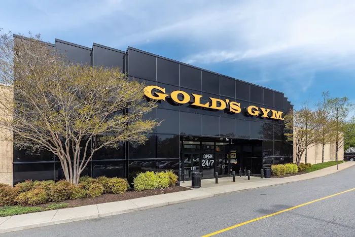 Gold's Gym Picture 2