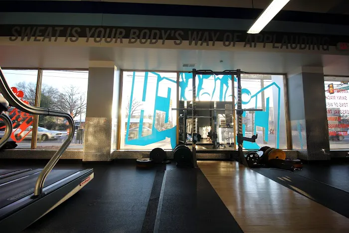 Crunch Fitness - Scotts Addition Picture 10