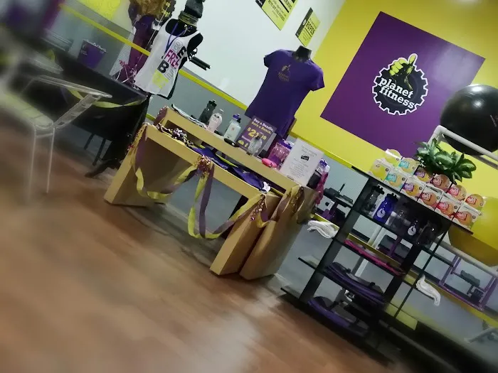 Planet Fitness Picture 6