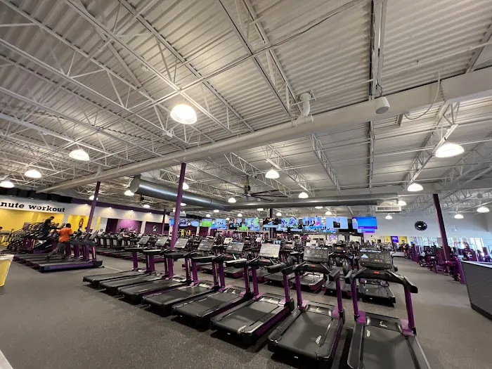 Planet Fitness Picture 7