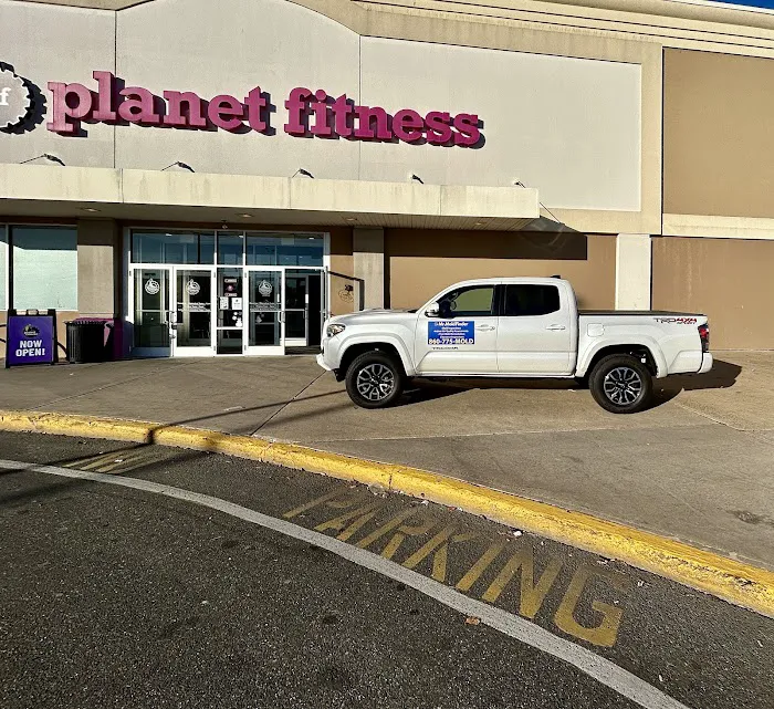 Planet Fitness Picture 10