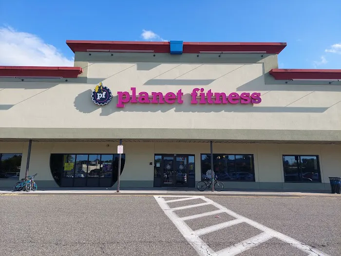 Planet Fitness Picture 10