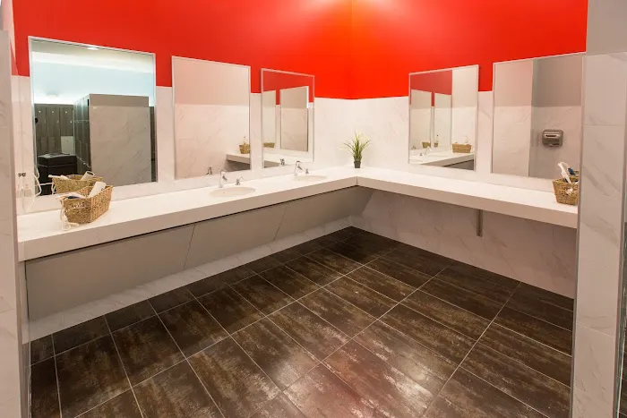 The Edge Fitness Clubs Picture 4
