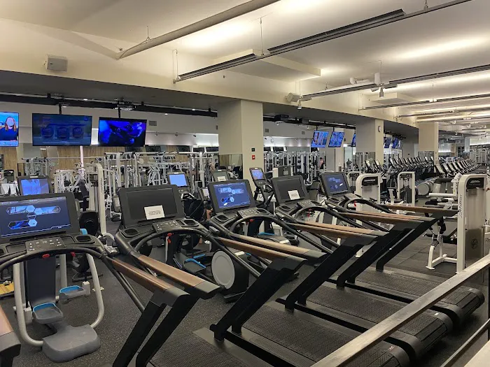 Equinox Columbus Circle Picture 2