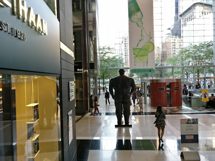 Equinox Columbus Circle Picture 3