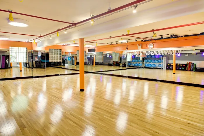 Crunch Fitness - 83rd Street Picture 6