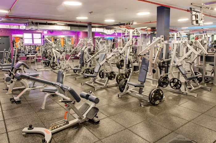 Crunch Fitness - 83rd Street Picture 5