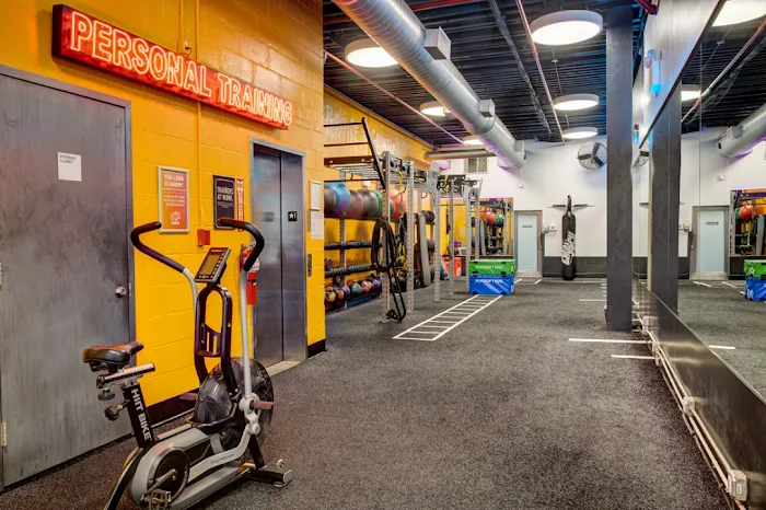 Crunch Fitness - 83rd Street Picture 9