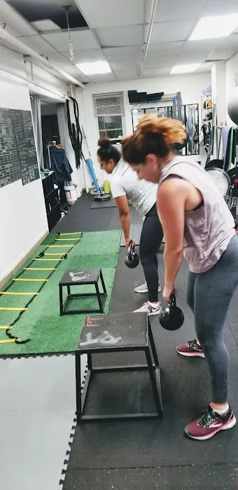 simple body training fitness center Picture 1
