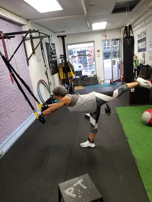 simple body training fitness center Picture 9