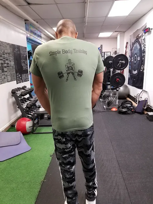 simple body training fitness center Picture 6