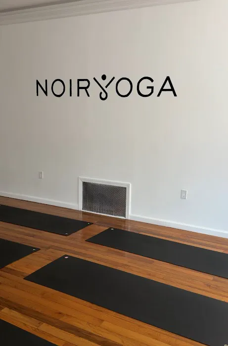 Noir Yoga Picture 1