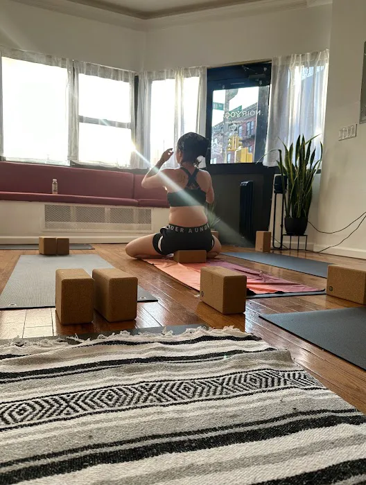Noir Yoga Picture 6