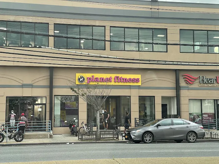 Planet Fitness Picture 2