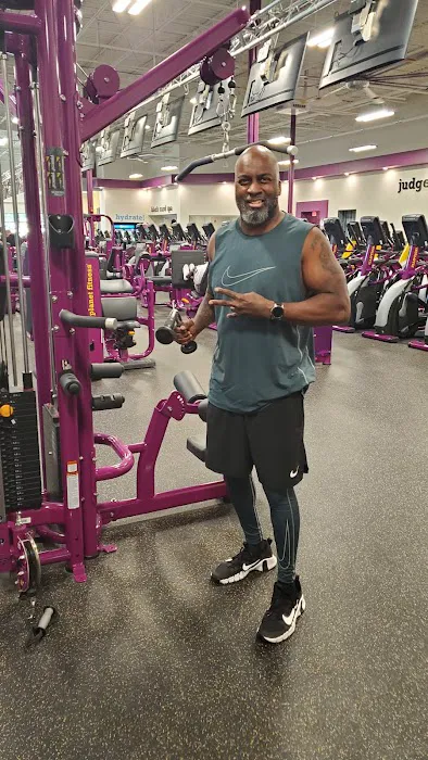 Planet Fitness Picture 6