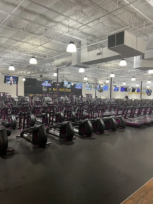 Planet Fitness Picture 10
