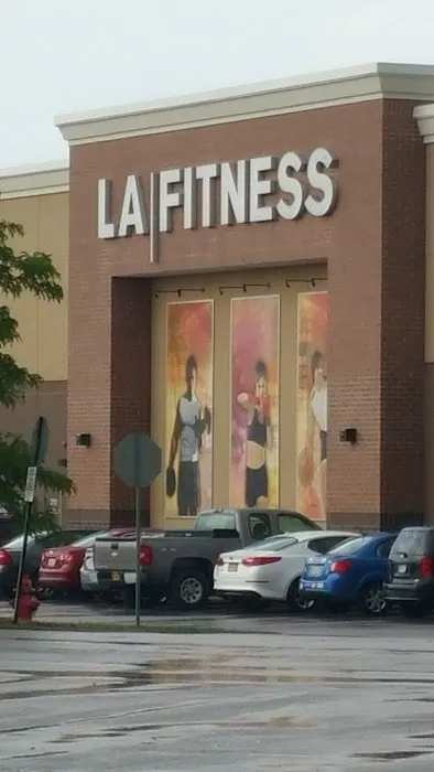 LA Fitness Picture 7