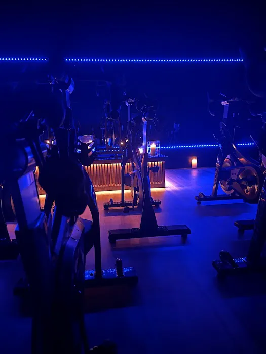 Clique Cycling and Fitness Picture 2