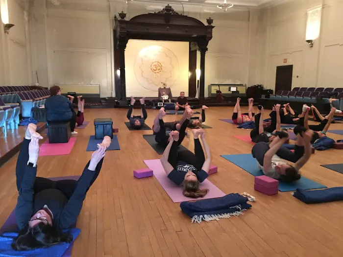 Blue Pearl Yoga Picture 10