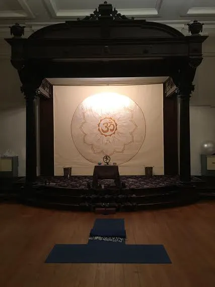 Blue Pearl Yoga Picture 2