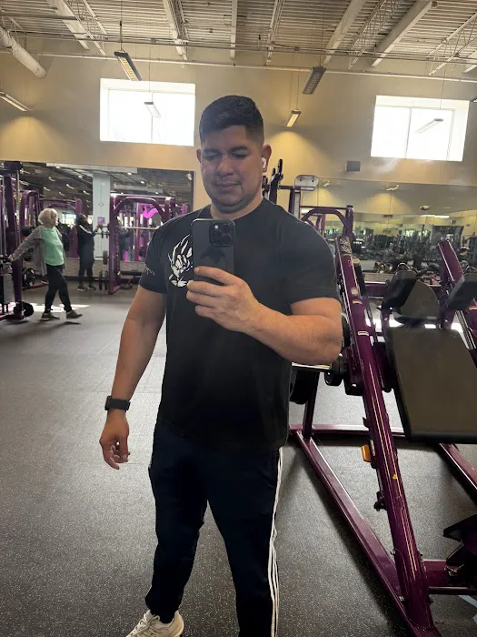 Planet Fitness Picture 10