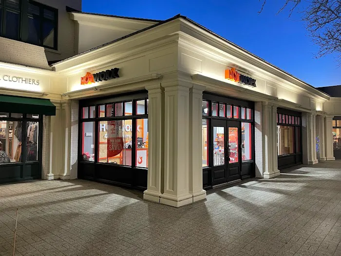 HOTWORX (Shops at Somerset) Picture 6