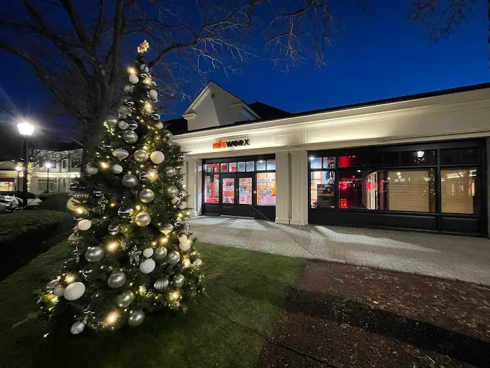 HOTWORX (Shops at Somerset) Picture 4