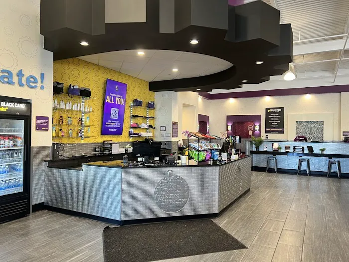 Planet Fitness Picture 9