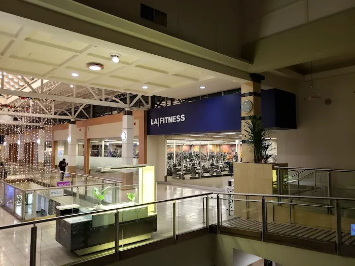 LA Fitness Picture 4