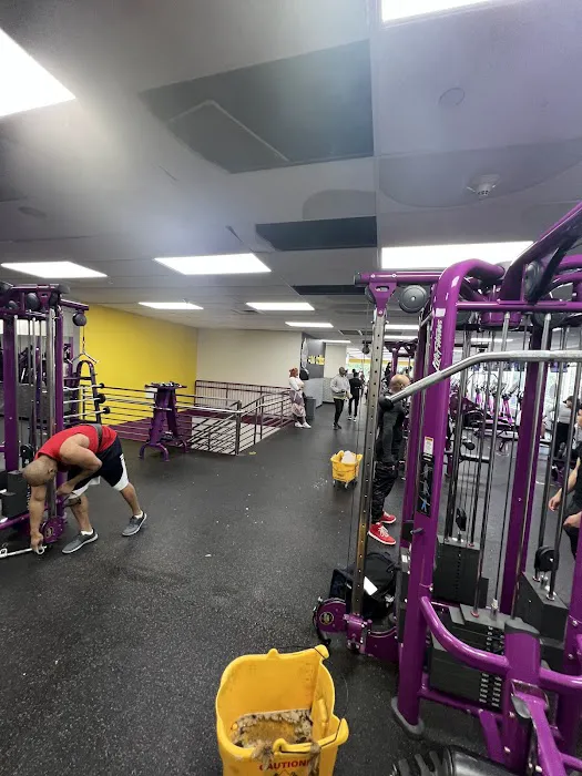 Planet Fitness Picture 6