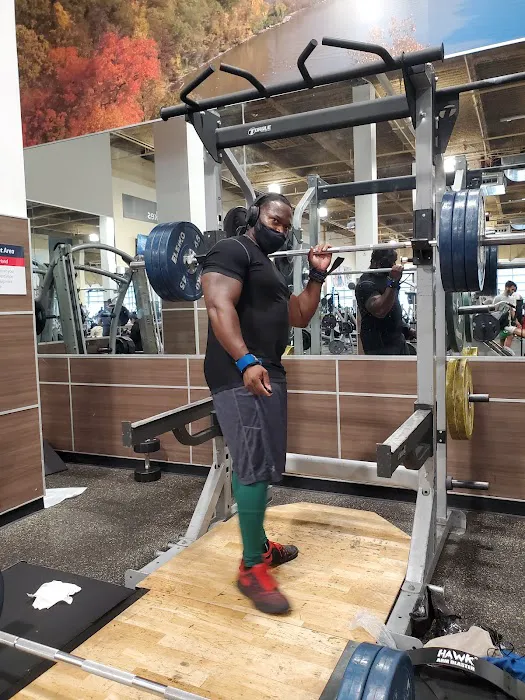 24 Hour Fitness Picture 9