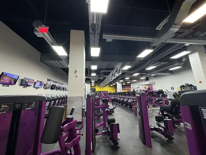Planet Fitness Picture 10