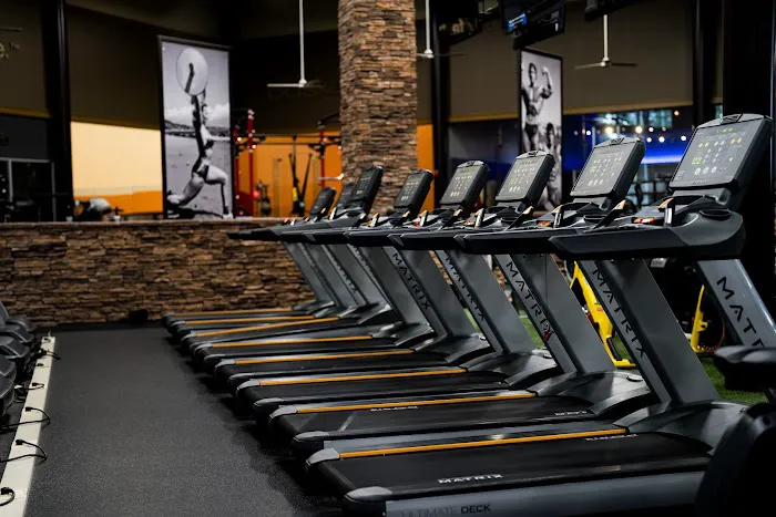 Gold's Gym Arboretum Picture 2