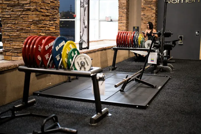 Gold's Gym Arboretum Picture 7