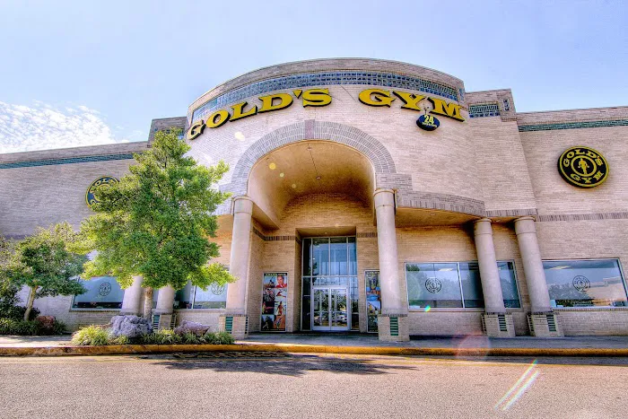 Gold's Gym Arboretum Picture 10
