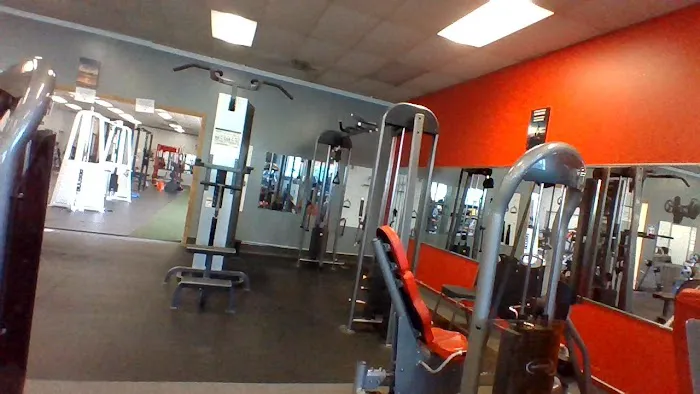 Iron Eagle Fitness 24/7 Picture 8