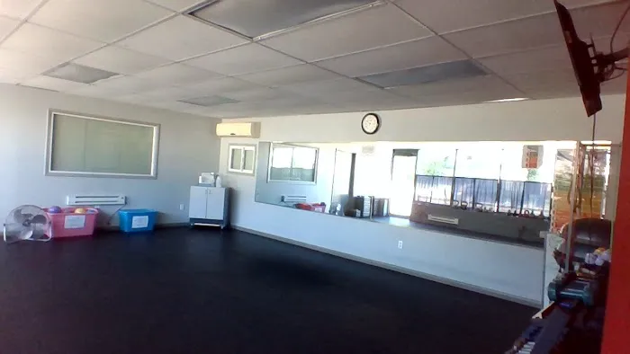 Iron Eagle Fitness 24/7 Picture 3