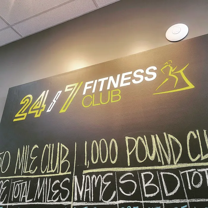 24/7 Fitness Club Picture 10