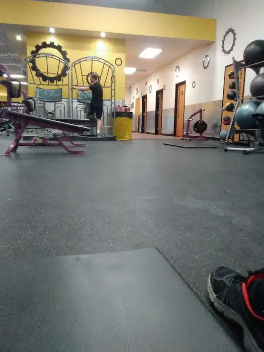 Planet Fitness Picture 8