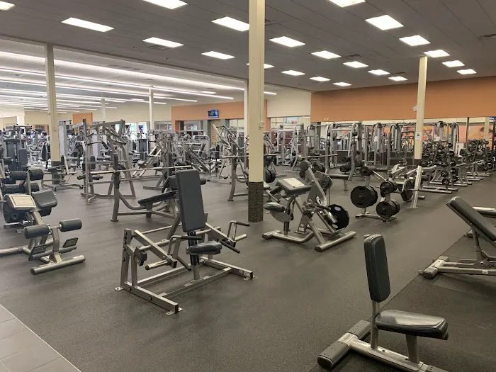 LA Fitness Picture 8