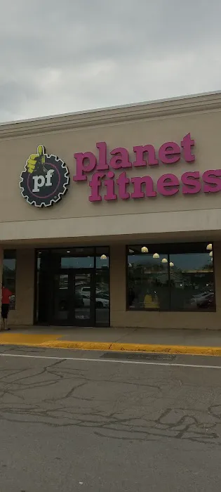 Planet Fitness Picture 9