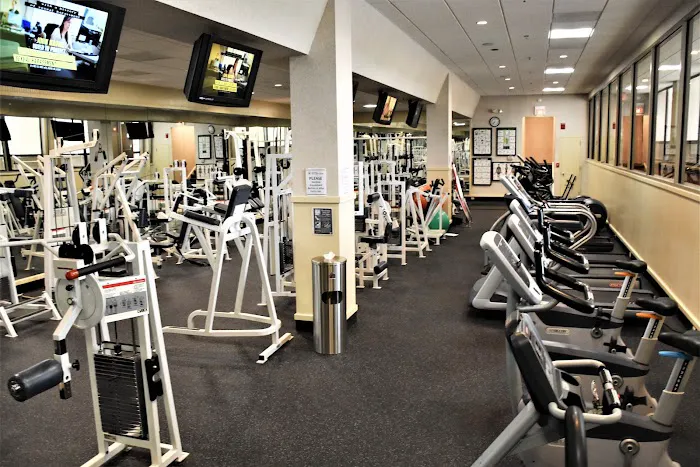 Captain's Club Health & Fitness Picture 10