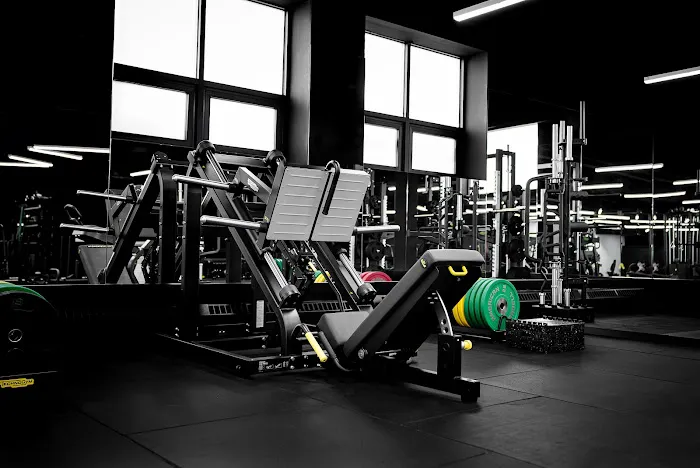 Madison Ave Strength Lab Picture 3
