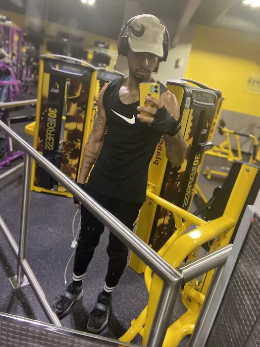 Planet Fitness Picture 7