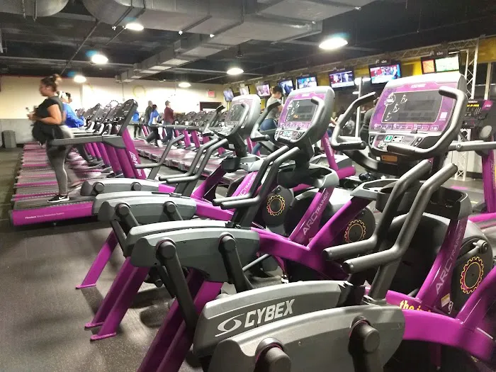 Planet Fitness Picture 6